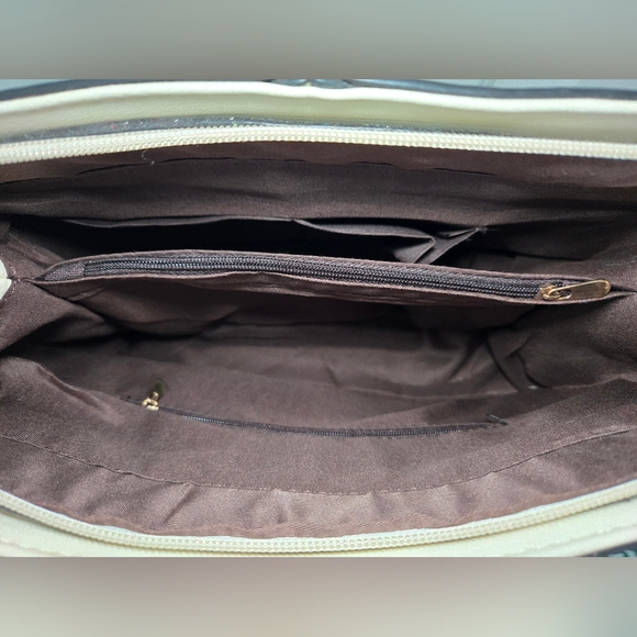 Cream Crossbody Bag - Picture 4 of 11